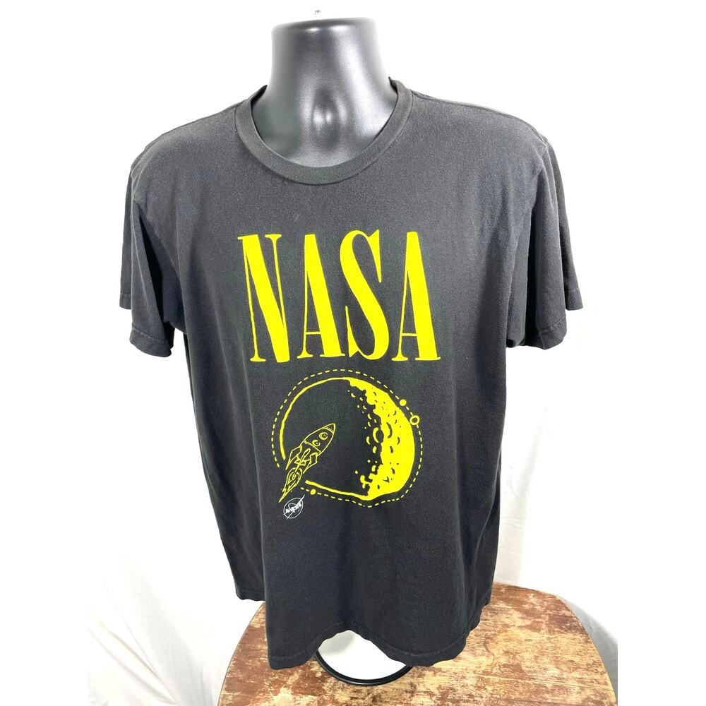 NASA Moon Rocket Graphic Tee Black Size L Vintage Look